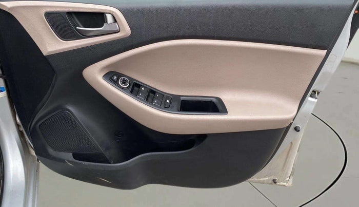 2014 Hyundai Elite i20 SPORTZ 1.2, Petrol, Manual, 39,204 km, Driver Side Door Panels Control