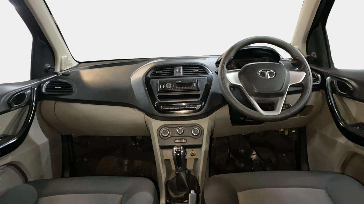 2018 Tata Tiago XM PETROL, Petrol, Manual, 66,118 km, Dashboard