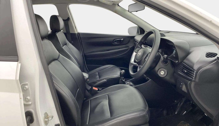 2023 Hyundai NEW I20 MAGNA 1.2 MT, Petrol, Manual, 30,795 km, Right Side Front Door Cabin