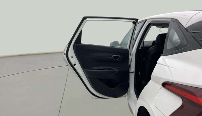 2023 Hyundai NEW I20 MAGNA 1.2 MT, Petrol, Manual, 30,795 km, LHS Rear Door