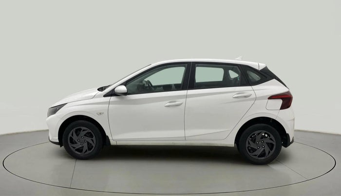 2023 Hyundai NEW I20 MAGNA 1.2 MT, Petrol, Manual, 30,795 km, Left Side