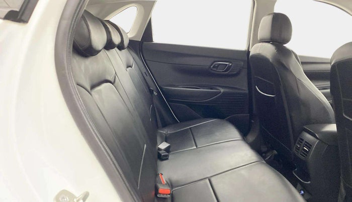 2023 Hyundai NEW I20 MAGNA 1.2 MT, Petrol, Manual, 30,795 km, Right Side Rear Door Cabin