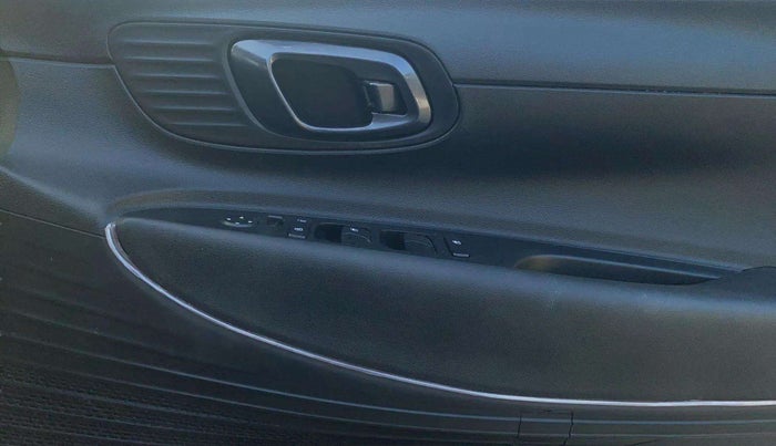 2023 Hyundai NEW I20 MAGNA 1.2 MT, Petrol, Manual, 13,930 km, Driver Side Door Panels Control