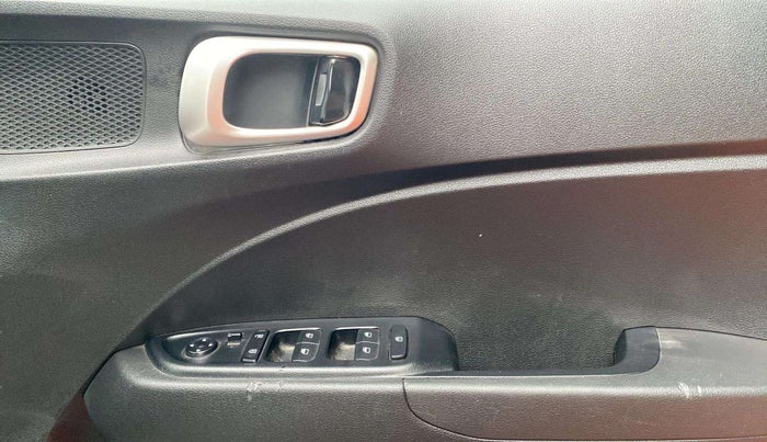 2021 Hyundai VENUE S 1.2, Petrol, Manual, 14,622 km, Driver Side Door Panels Control