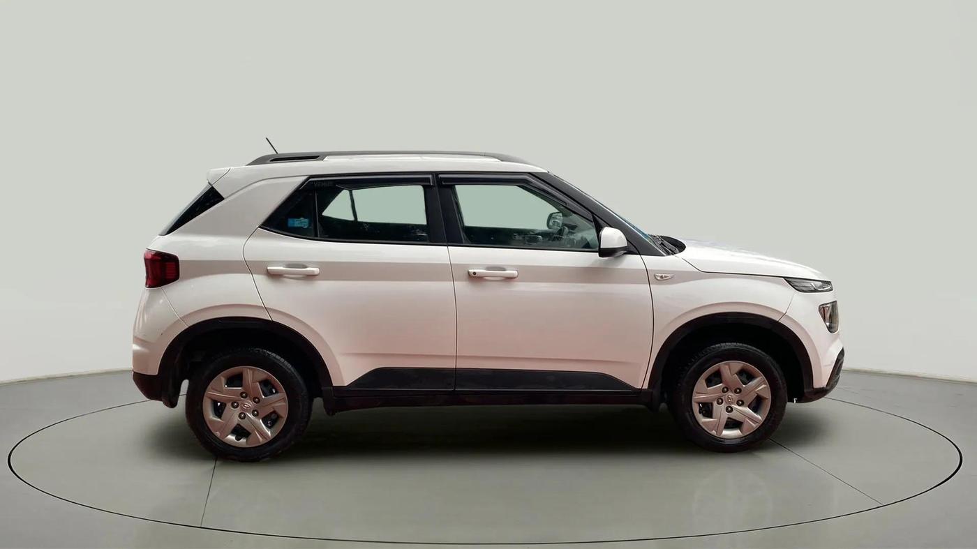 2021 Hyundai VENUE S 1.2, Petrol, Manual, 14,625 km, Right Side View