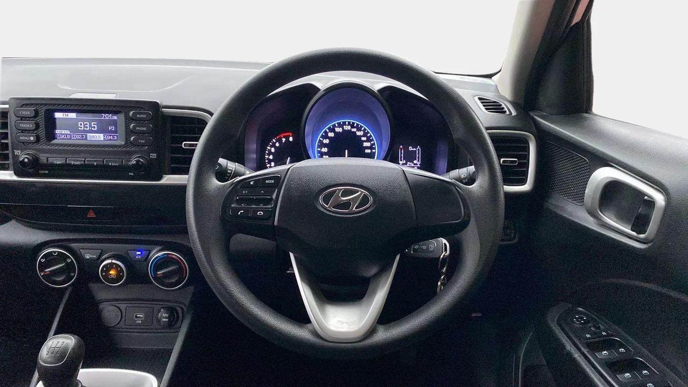2021 Hyundai VENUE S 1.2, Petrol, Manual, 14,625 km, Steering Wheel Close Up