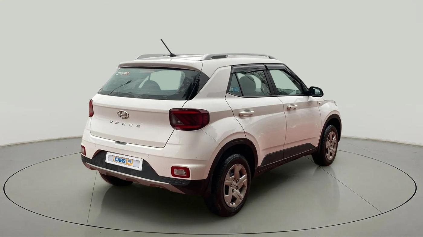 2021 Hyundai VENUE S 1.2, Petrol, Manual, 14,625 km, Right Back Diagonal