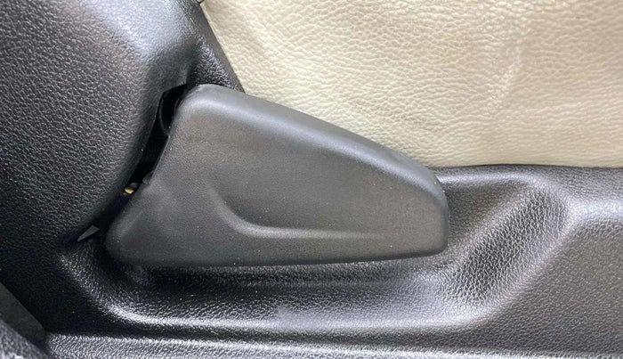 2018 Renault Kwid RXT 1.0 AMT, Petrol, Automatic, 45,397 km, Driver Side Adjustment Panel