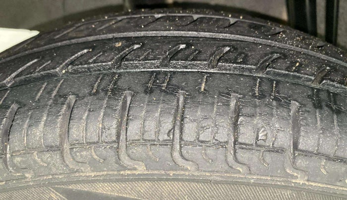 2018 Renault Kwid RXT 1.0 AMT, Petrol, Automatic, 45,397 km, Right Rear Tyre Tread