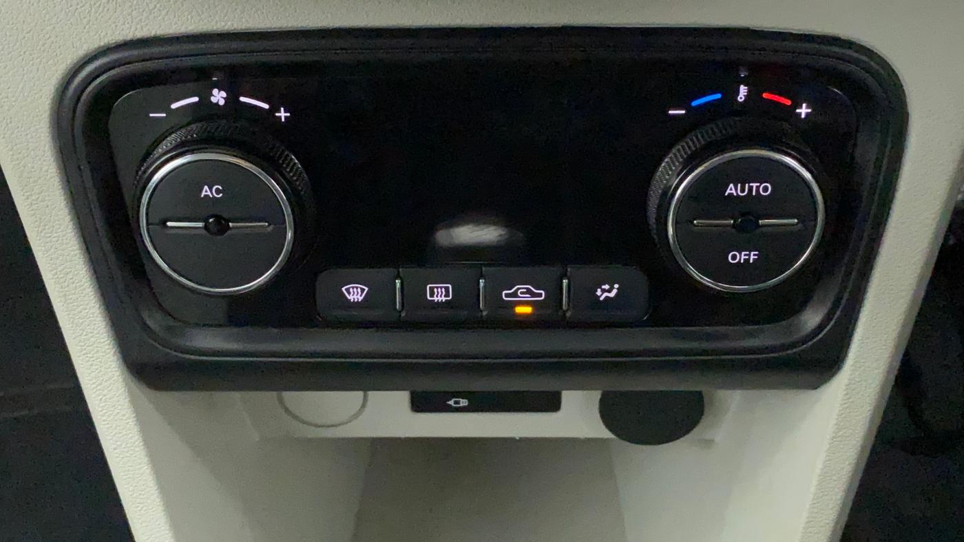 2022 Tata TIGOR XZ PLUS CNG, CNG, Manual, 10,076 km, Automatic Climate Control