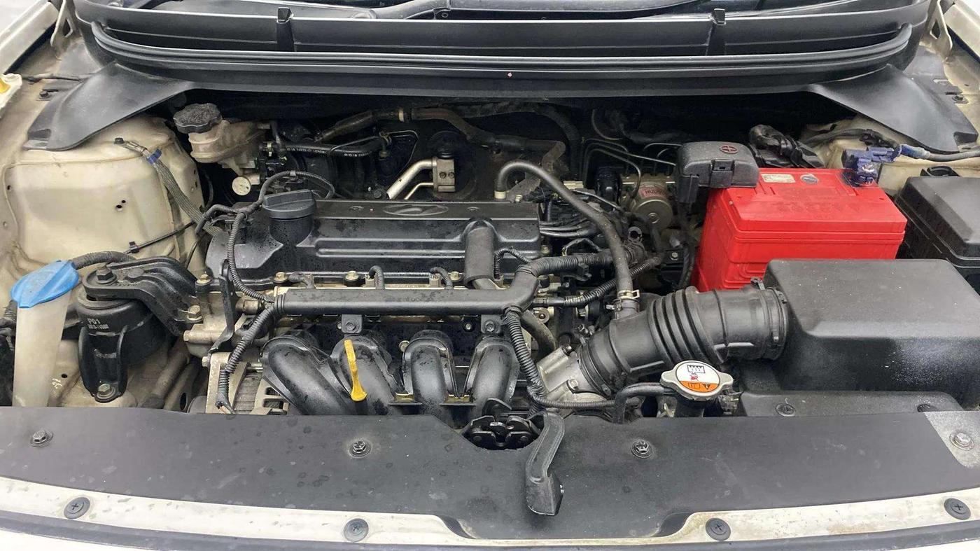 2015 Hyundai i20 Active 1.2 S, Petrol, Manual, 90,514 km, Engine View