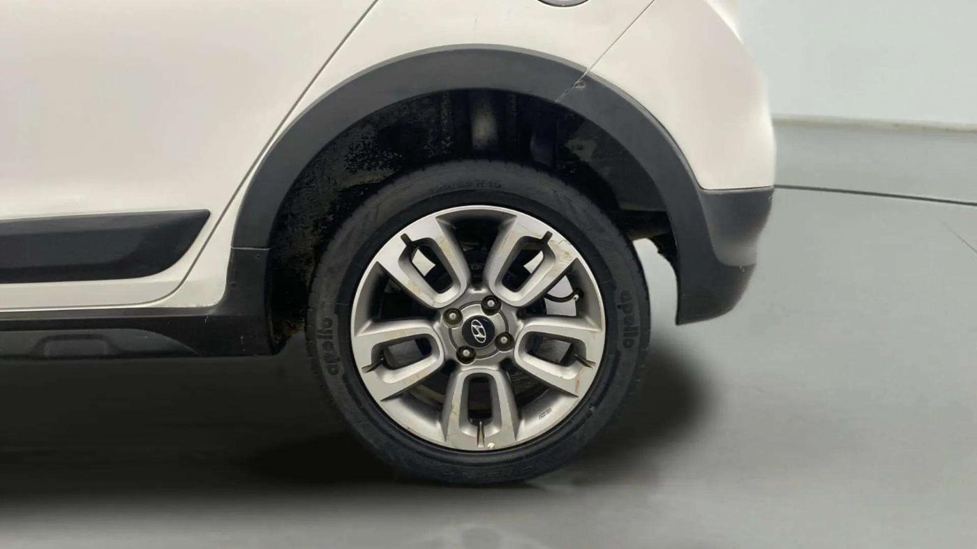 2015 Hyundai i20 Active 1.2 S, Petrol, Manual, 90,514 km, Left Rear Wheel