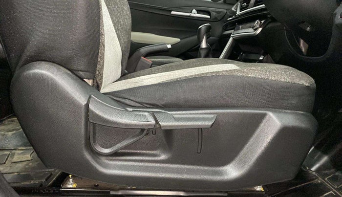 2022 KIA SELTOS HTK PLUS 1.5 IMT, Petrol, Manual, 21,022 km, Driver Side Adjustment Panel