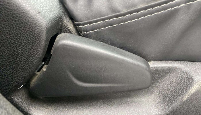2019 Renault Kwid CLIMBER 1.0 AMT, Petrol, Automatic, 27,984 km, Driver Side Adjustment Panel
