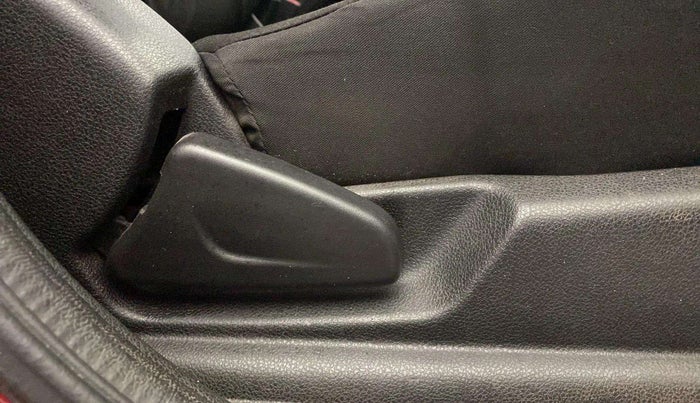 2017 Renault Kwid RXT 1.0, Petrol, Manual, 89,362 km, Driver Side Adjustment Panel