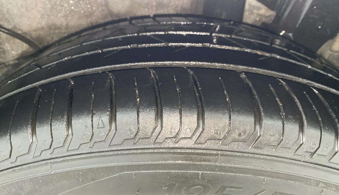 2022 Hyundai NEW I20 ASTA 1.2 MT, Petrol, Manual, 18,408 km, Left Rear Tyre Tread
