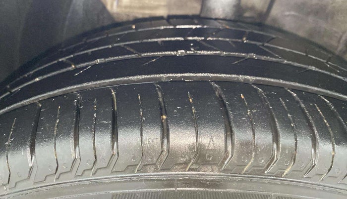 2022 Hyundai NEW I20 ASTA 1.2 MT, Petrol, Manual, 18,408 km, Left Front Tyre Tread