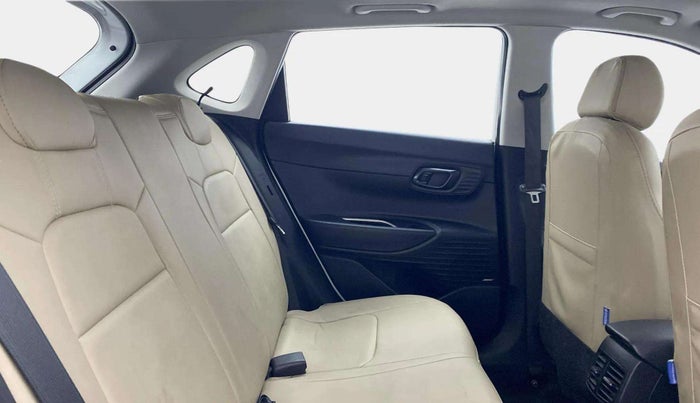 2022 Hyundai NEW I20 ASTA 1.2 MT, Petrol, Manual, 18,408 km, Right Side Rear Door Cabin
