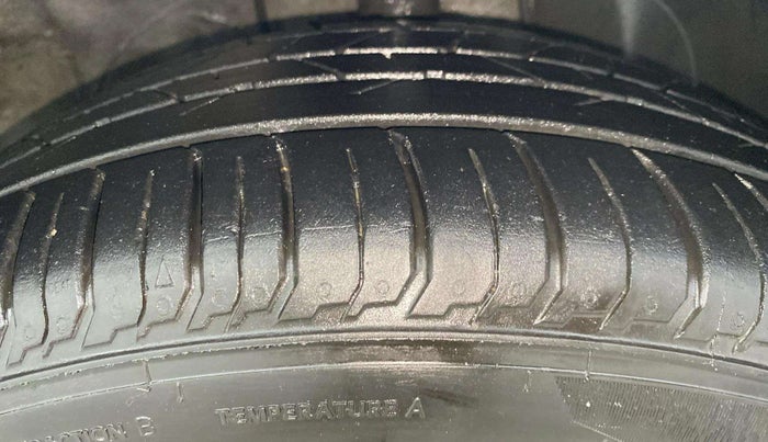 2022 Hyundai NEW I20 ASTA 1.2 MT, Petrol, Manual, 18,408 km, Right Front Tyre Tread