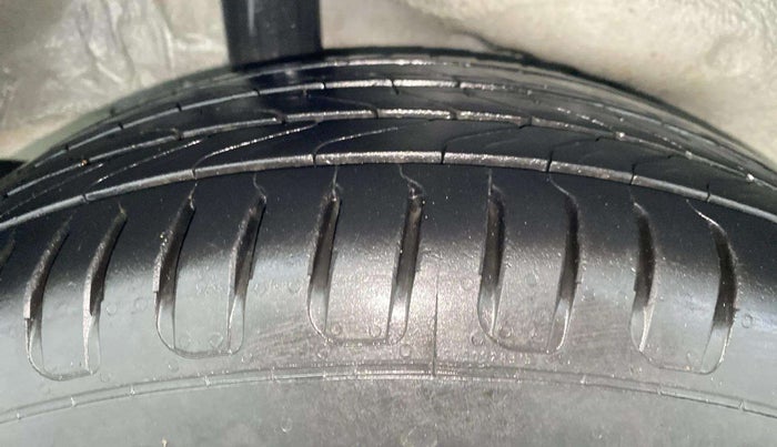 2022 Honda Jazz 1.2L I-VTEC V CVT, Petrol, Automatic, 27,533 km, Right Front Tyre Tread