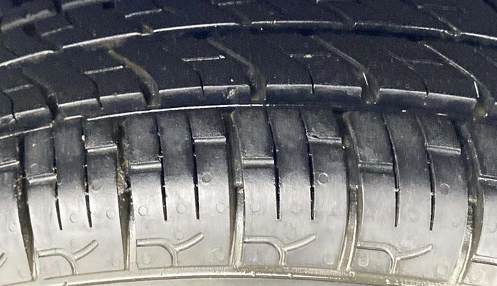 2015 Maruti Alto 800 LXI, Petrol, Manual, 75,910 km, Left Rear Tyre Tread