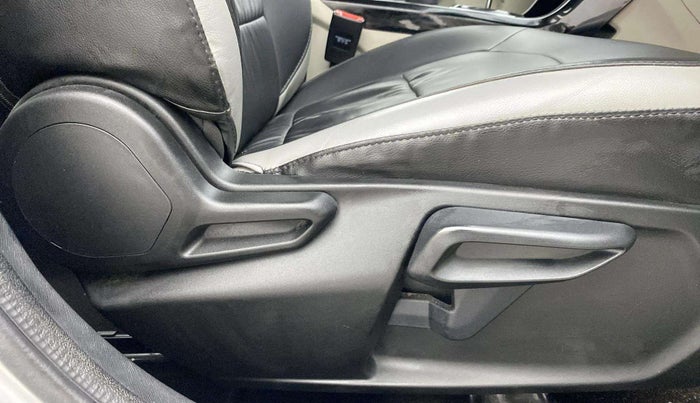 2020 Tata NEXON XZA PLUS (O) PETROL, Petrol, Automatic, 60,663 km, Driver Side Adjustment Panel