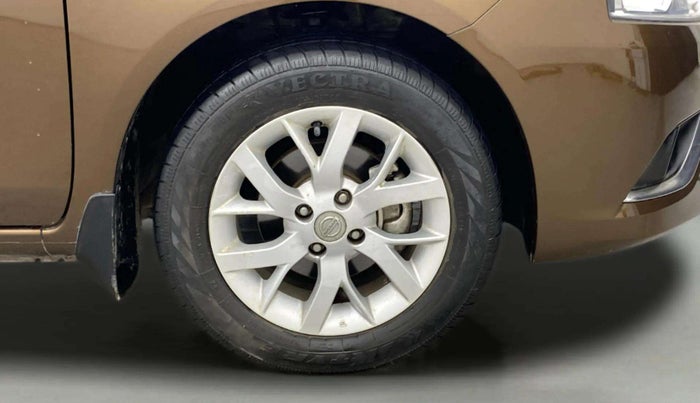 2018 Nissan Sunny XV CVT, Petrol, Automatic, 20,555 km, Right Front Wheel