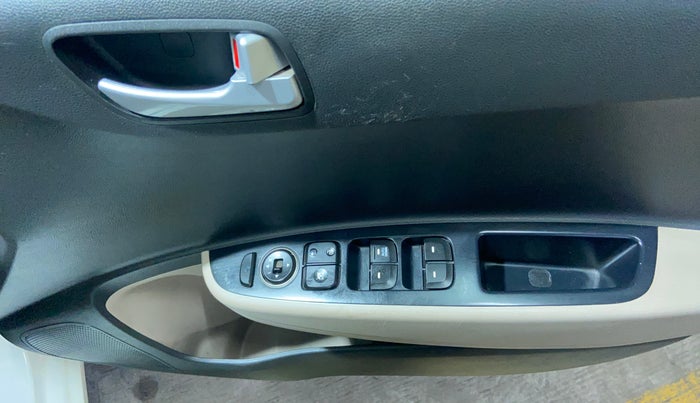 2017 Hyundai Grand i10 SPORTZ 1.2 KAPPA VTVT, Petrol, Manual, 41,714 km, Driver Side Door Panels Control