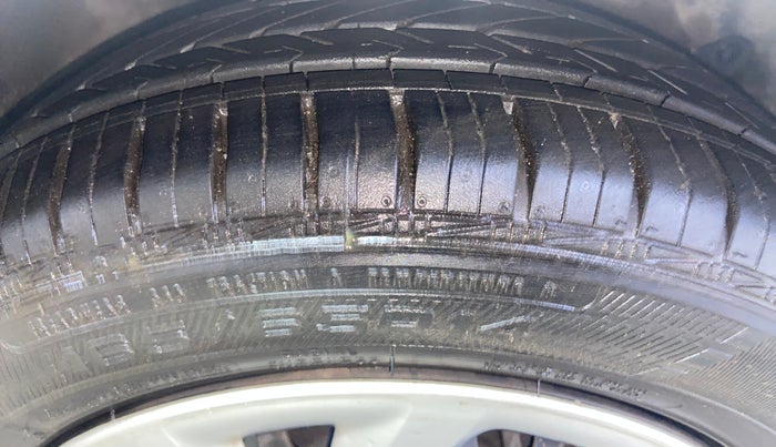 2017 Hyundai Grand i10 SPORTZ 1.2 KAPPA VTVT, Petrol, Manual, 41,714 km, Right Front Tyre Tread