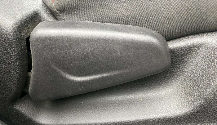 2020 Renault Kwid RXT 0.8, Petrol, Manual, 59,593 km, Driver Side Adjustment Panel