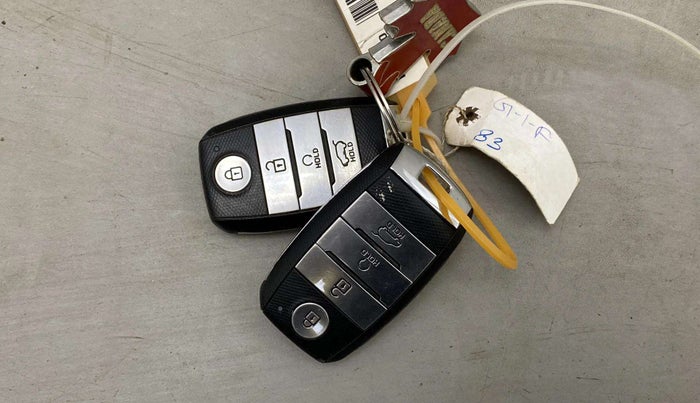 2021 KIA SONET GTX PLUS 1.0 DCT, Petrol, Automatic, 37,856 km, Key Close Up