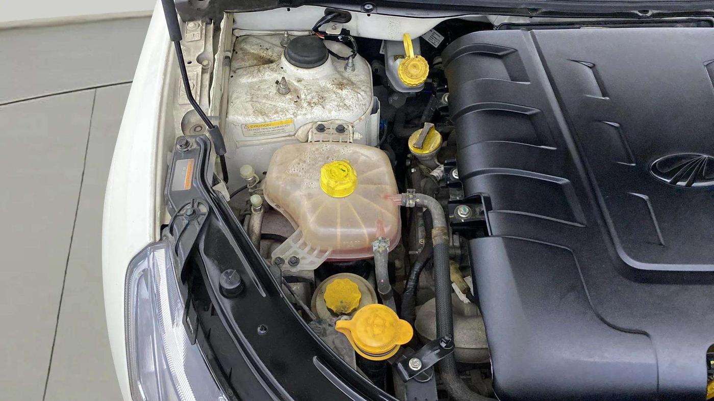 2021 Mahindra XUV500 W7, Diesel, Manual, 19,605 km, Engine View - Right