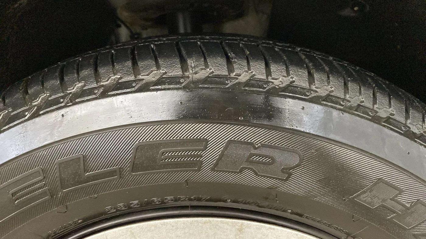 2021 Mahindra XUV500 W7, Diesel, Manual, 19,605 km, Right Front Tyre Tread