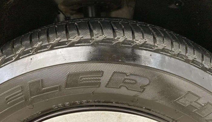 2021 Mahindra XUV500 W7, Diesel, Manual, 19,412 km, Right Front Tyre Tread
