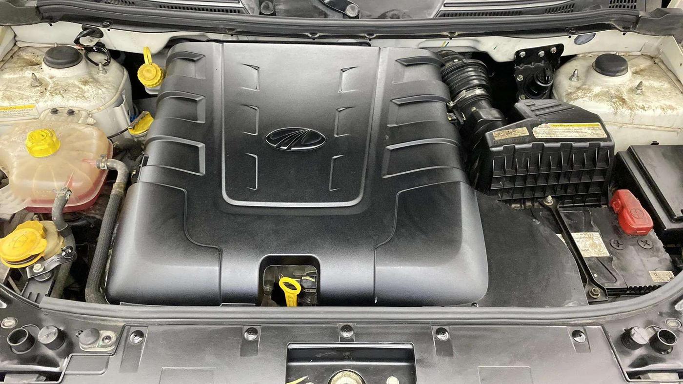 2021 Mahindra XUV500 W7, Diesel, Manual, 19,605 km, Engine View