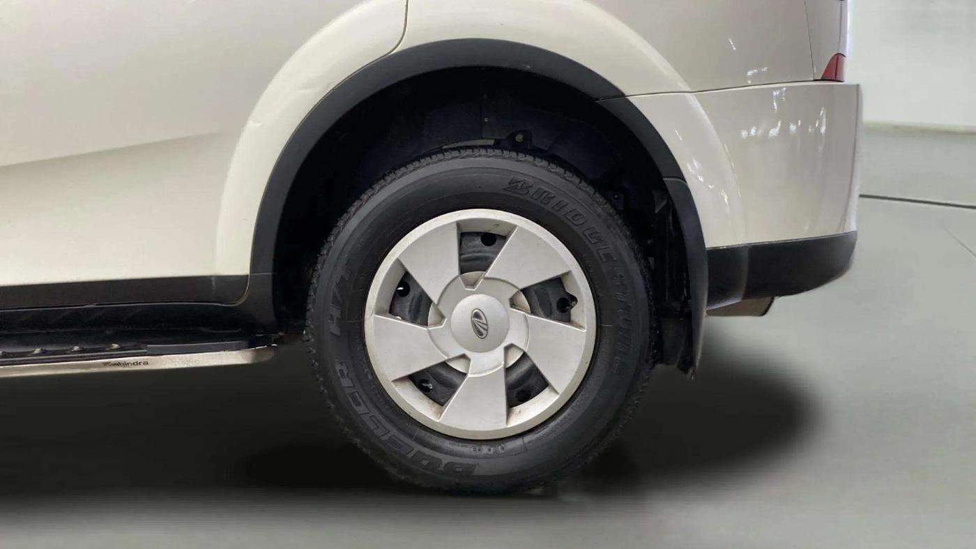 2021 Mahindra XUV500 W7, Diesel, Manual, 19,605 km, Left Rear Wheel