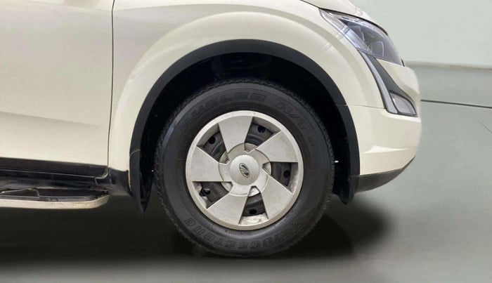 2021 Mahindra XUV500 W7, Diesel, Manual, 19,412 km, Right Front Wheel