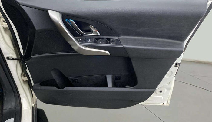 2021 Mahindra XUV500 W7, Diesel, Manual, 19,412 km, Driver Side Door Panels Control