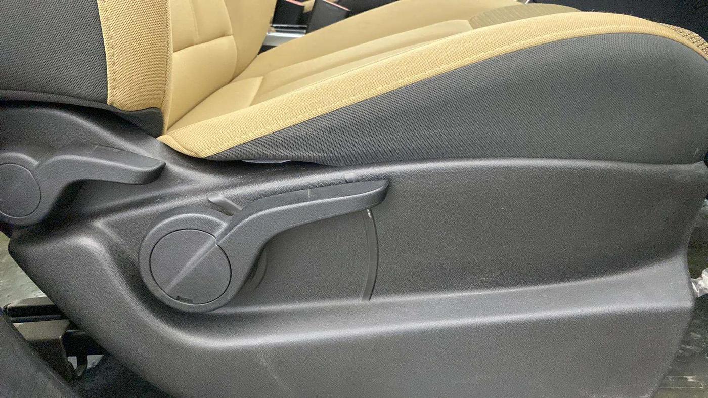 2021 Mahindra XUV500 W7, Diesel, Manual, 19,605 km, Driver Side Adjustment Panel