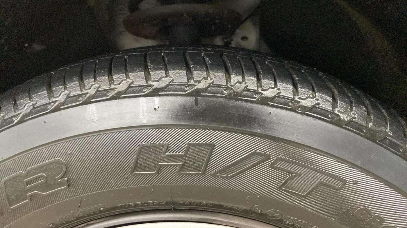 2021 Mahindra XUV500 W7, Diesel, Manual, 19,605 km, Left Rear Tyre Tread