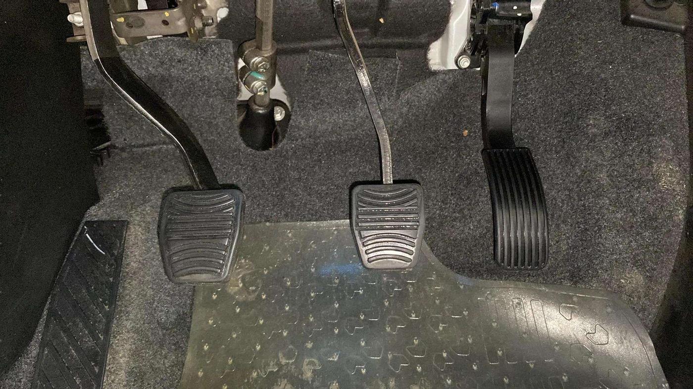 2021 Mahindra XUV500 W7, Diesel, Manual, 19,605 km, Pedals