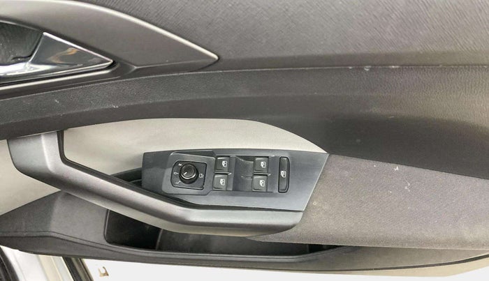 2023 Skoda KUSHAQ AMBITION 1.0L TSI MT, Petrol, Manual, 51,133 km, Driver Side Door Panels Control