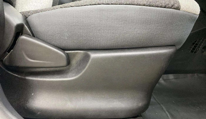 2021 Datsun Redi Go T, Petrol, Manual, 32,041 km, Driver Side Adjustment Panel