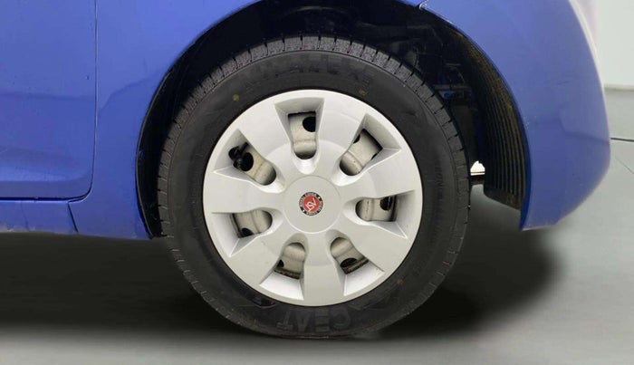 2017 Hyundai Eon ERA +, CNG, Manual, 70,776 km, Right Front Wheel