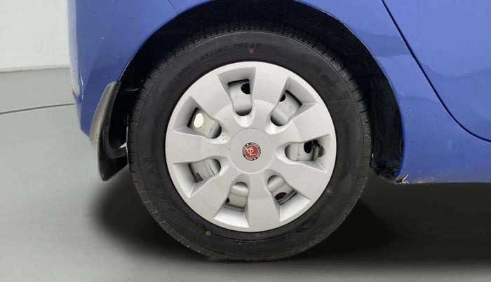 2017 Hyundai Eon ERA +, CNG, Manual, 70,776 km, Right Rear Wheel