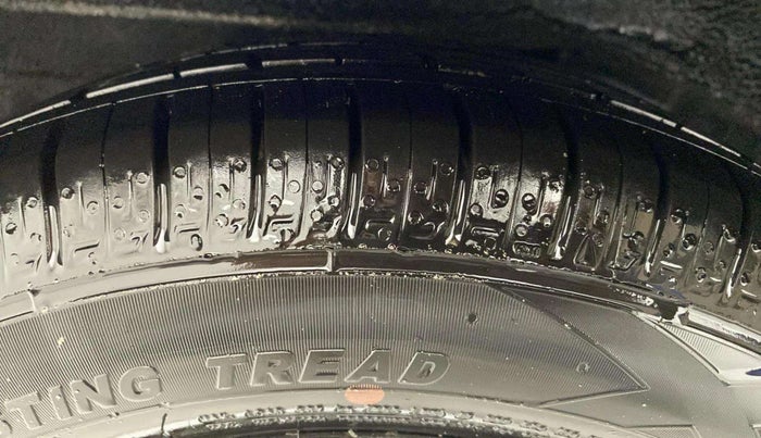2017 Hyundai Eon ERA +, CNG, Manual, 70,776 km, Right Rear Tyre Tread