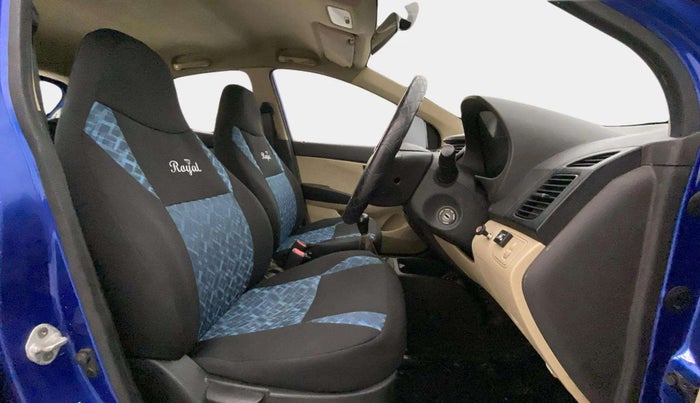 2017 Hyundai Eon ERA +, CNG, Manual, 70,776 km, Right Side Front Door Cabin