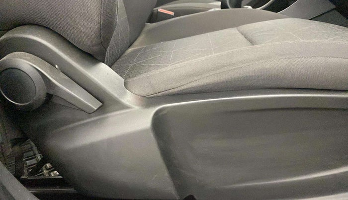 2022 Tata PUNCH ADVENTURE MT, Petrol, Manual, 17,634 km, Driver Side Adjustment Panel