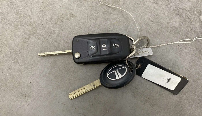 2022 Tata PUNCH ADVENTURE MT, Petrol, Manual, 17,634 km, Key Close Up