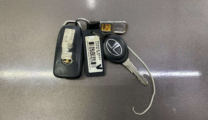 2018 Tata Tiago XT PETROL, Petrol, Manual, 51,126 km, Key Close Up